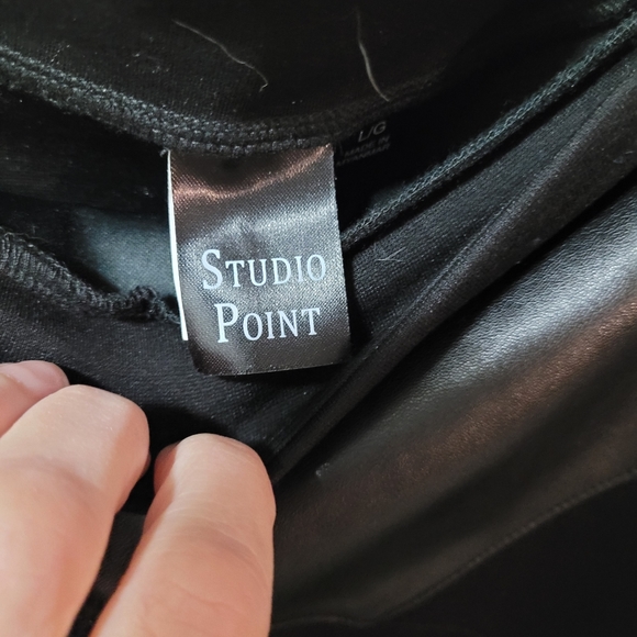 SIZE L. STUDIO POINT FAUX LEATHER AND KNIT COMBO. - Picture 4 of 6
